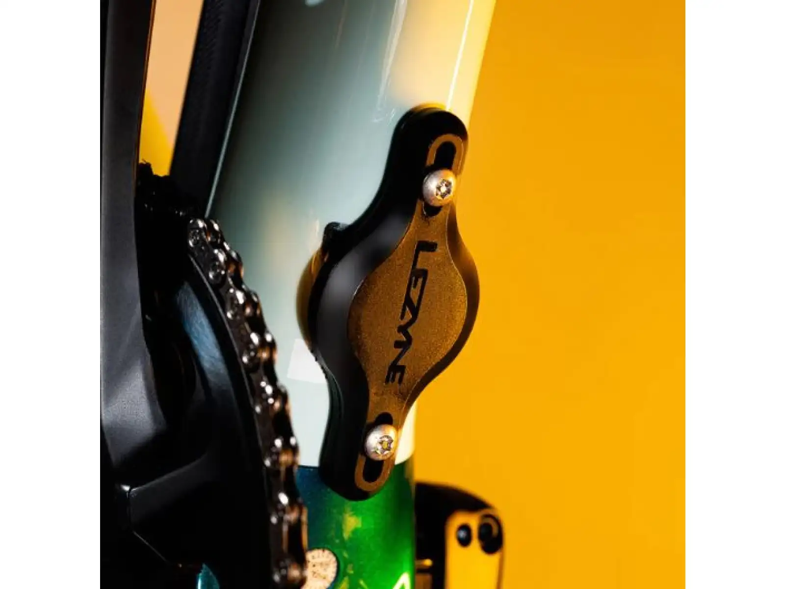 Lezyne Matrix Bike Tagger Halterung für Apple AirTag Schwarz