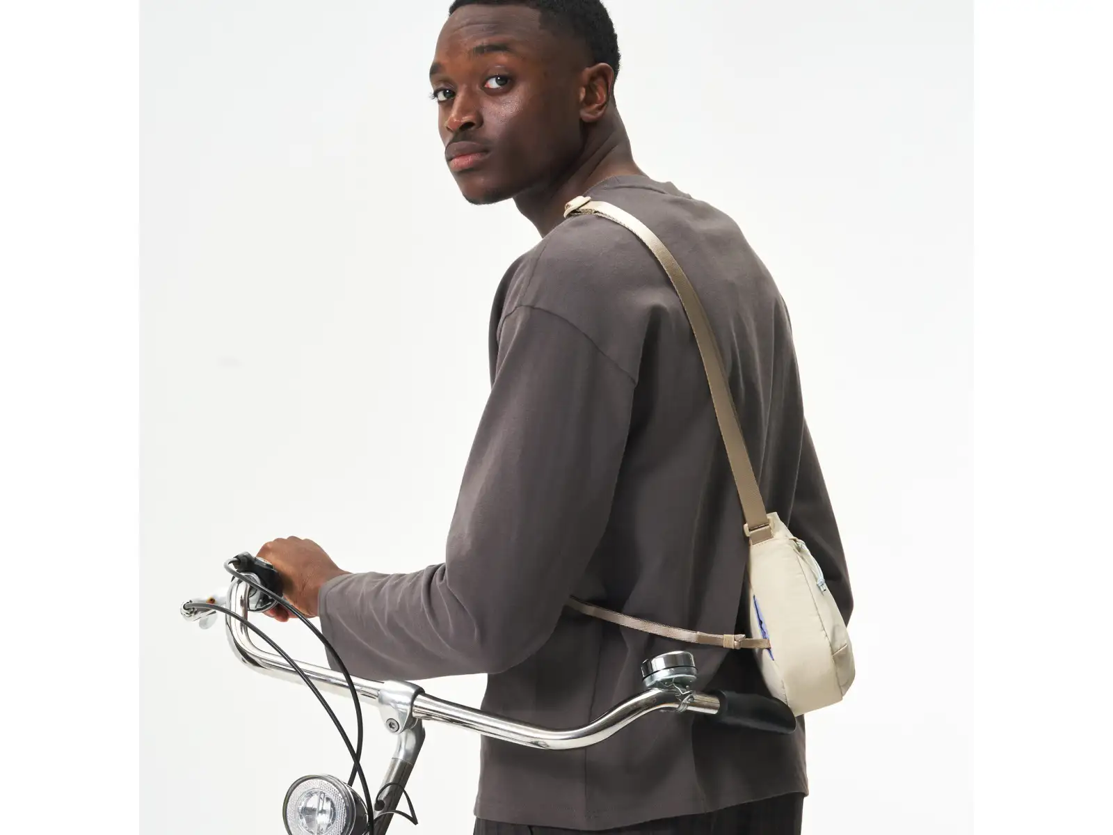 Aevor Easy Ride Pouch Umhängetasche Off-White