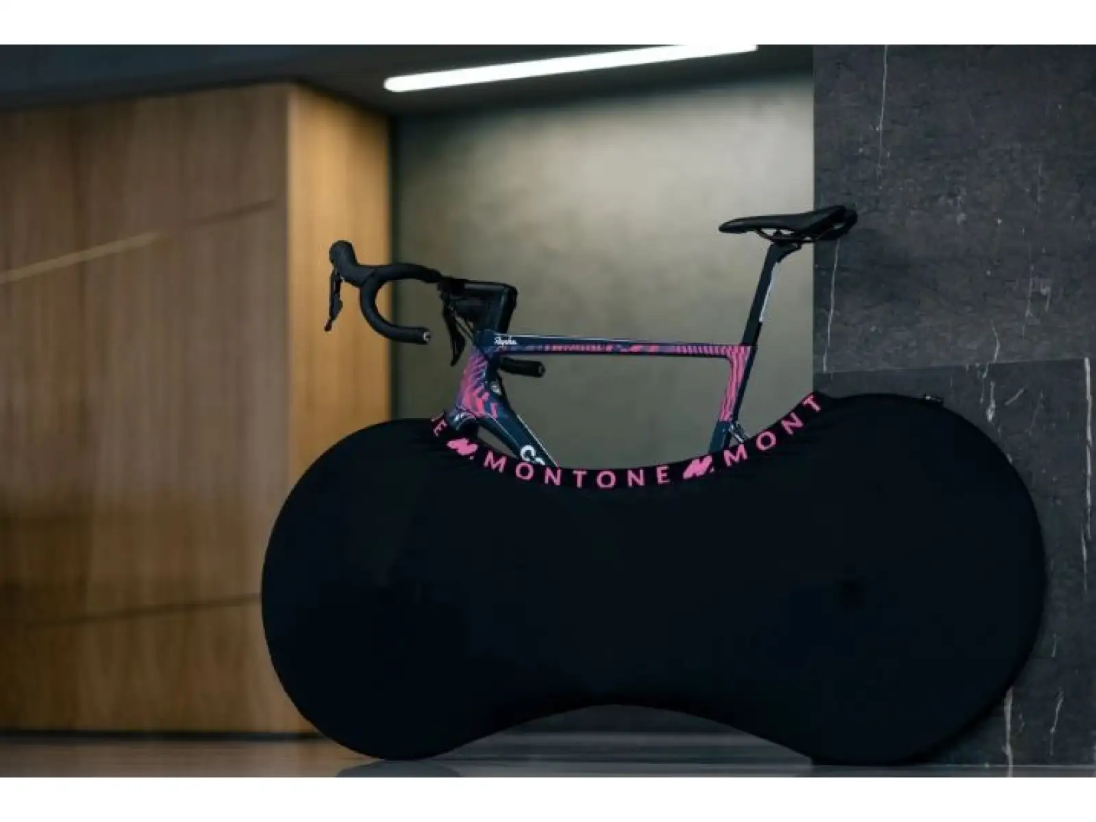 Montone Fahrrad mKayak 2.0 Fahrradhülle für den Innenbereich schwarz/rosa.