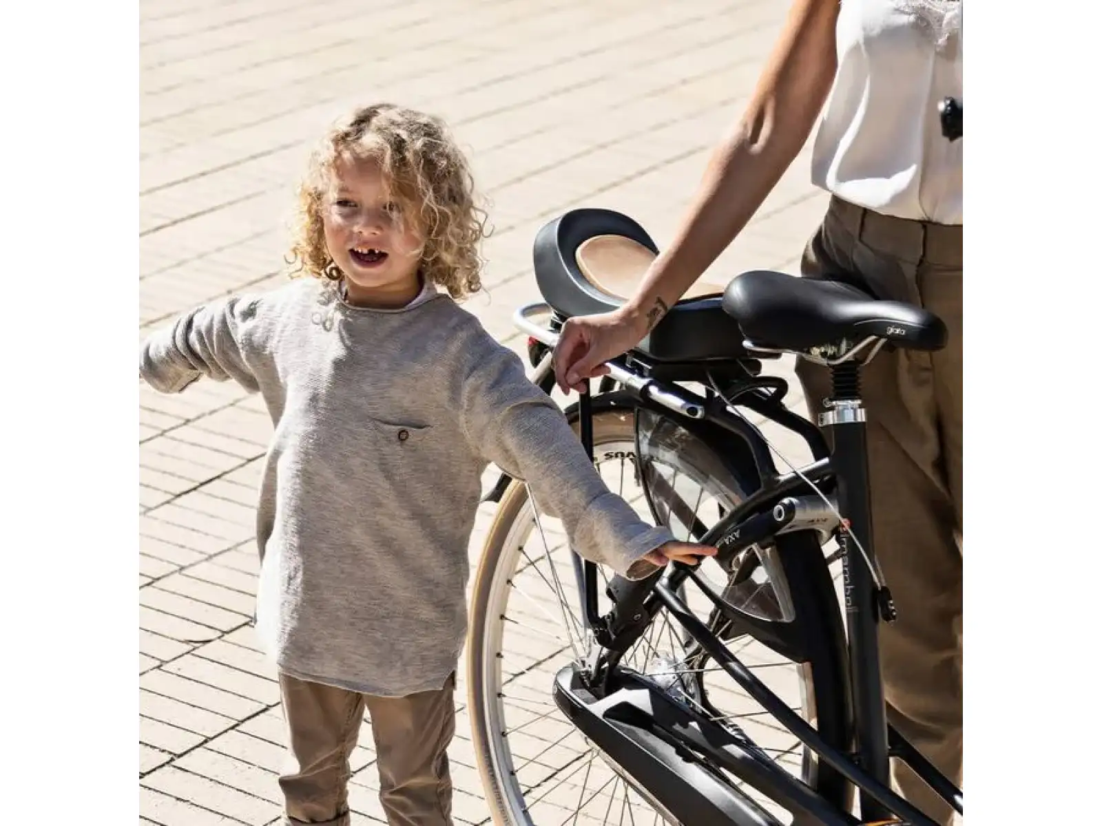 Kinderfahrradsitz Urban Iki Bincho Schwarz/Kurumi Braun