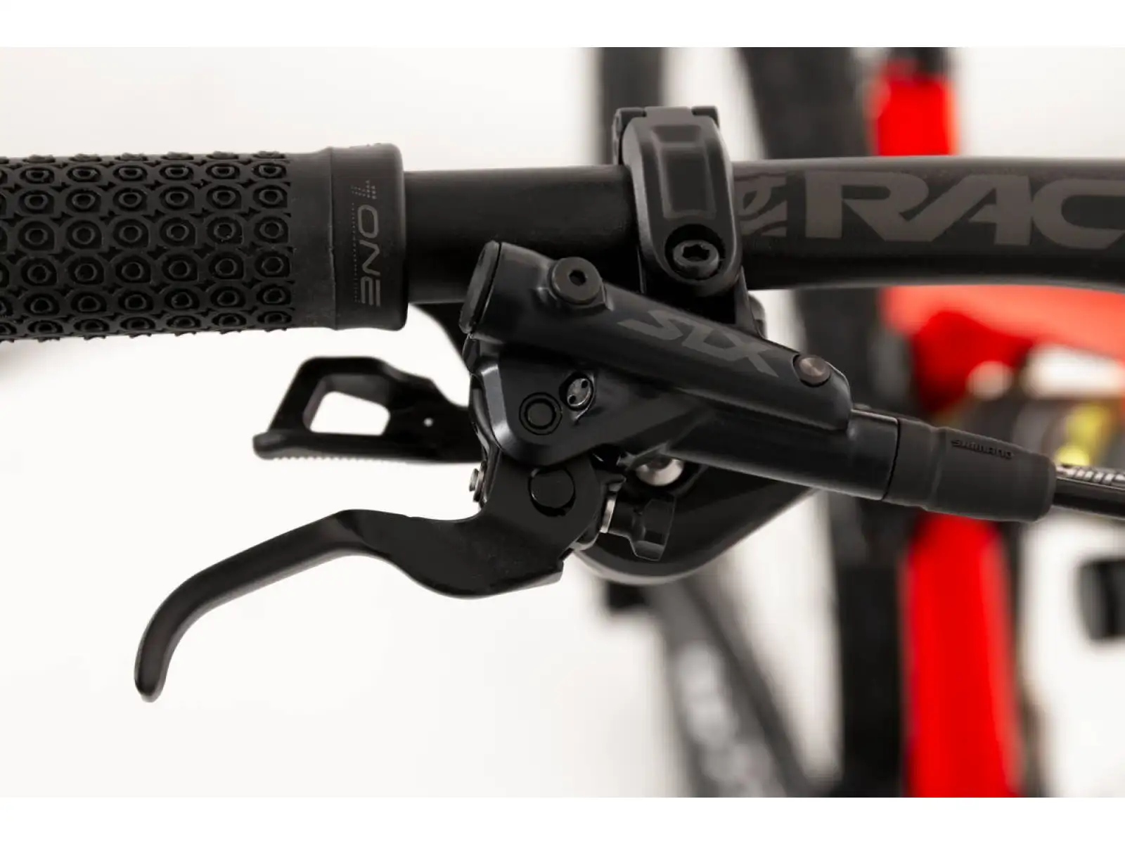 Rock Machine Bblizzard 70-297 vollgefedertes Fahrrad Red/Black/White MUSTER