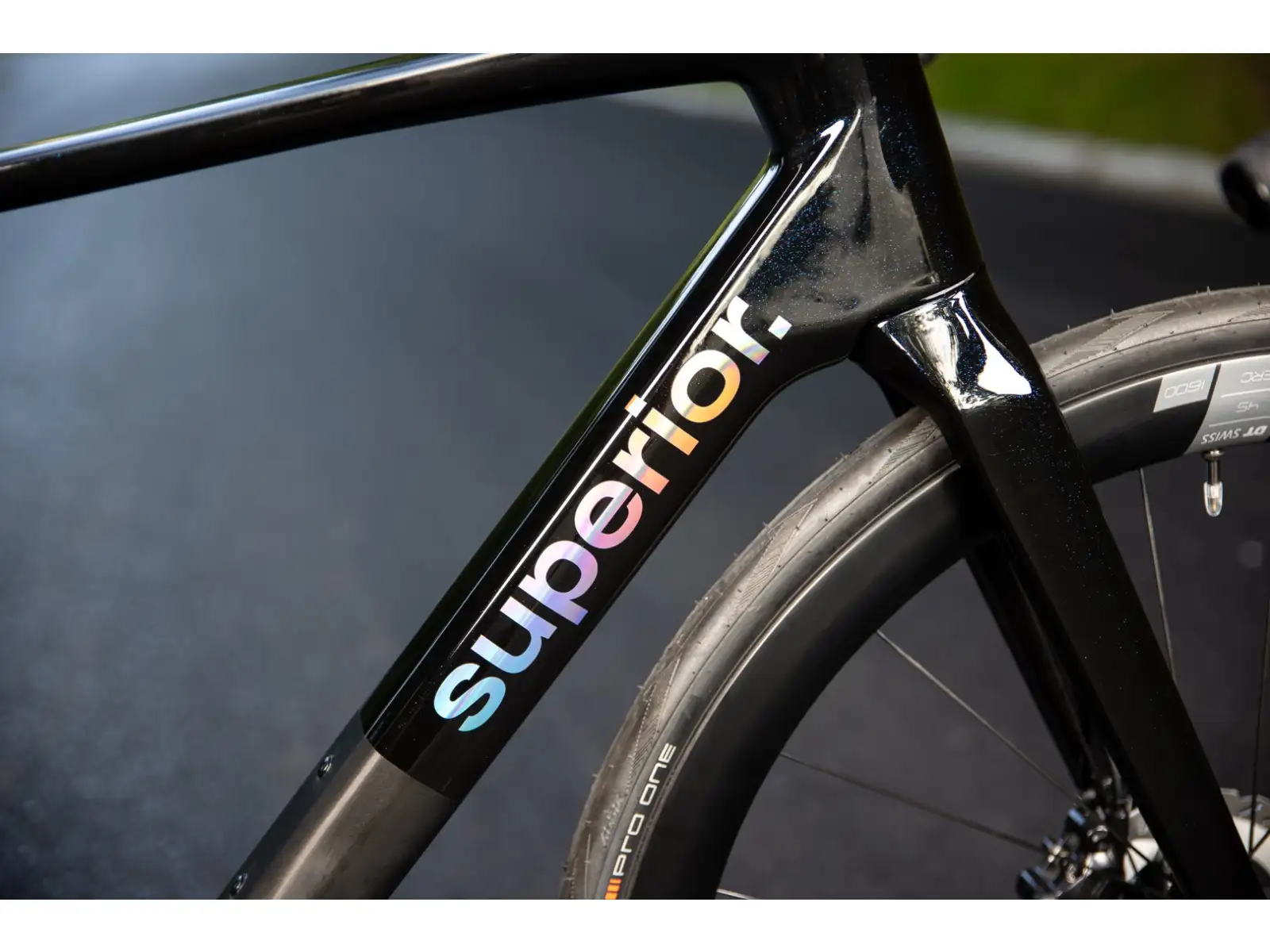 Superior XR 9.7 GF Straßenfahrrad Gloss Rainbow Black / Carbon
