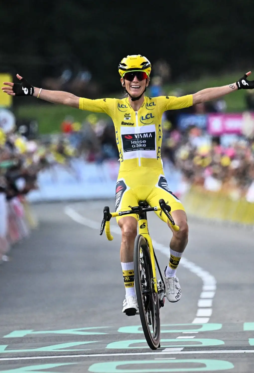 Die Geschichte wird in Gelb geschrieben: Pauline Ferrand-Prévot gewann die Tour de France Femmes 2025