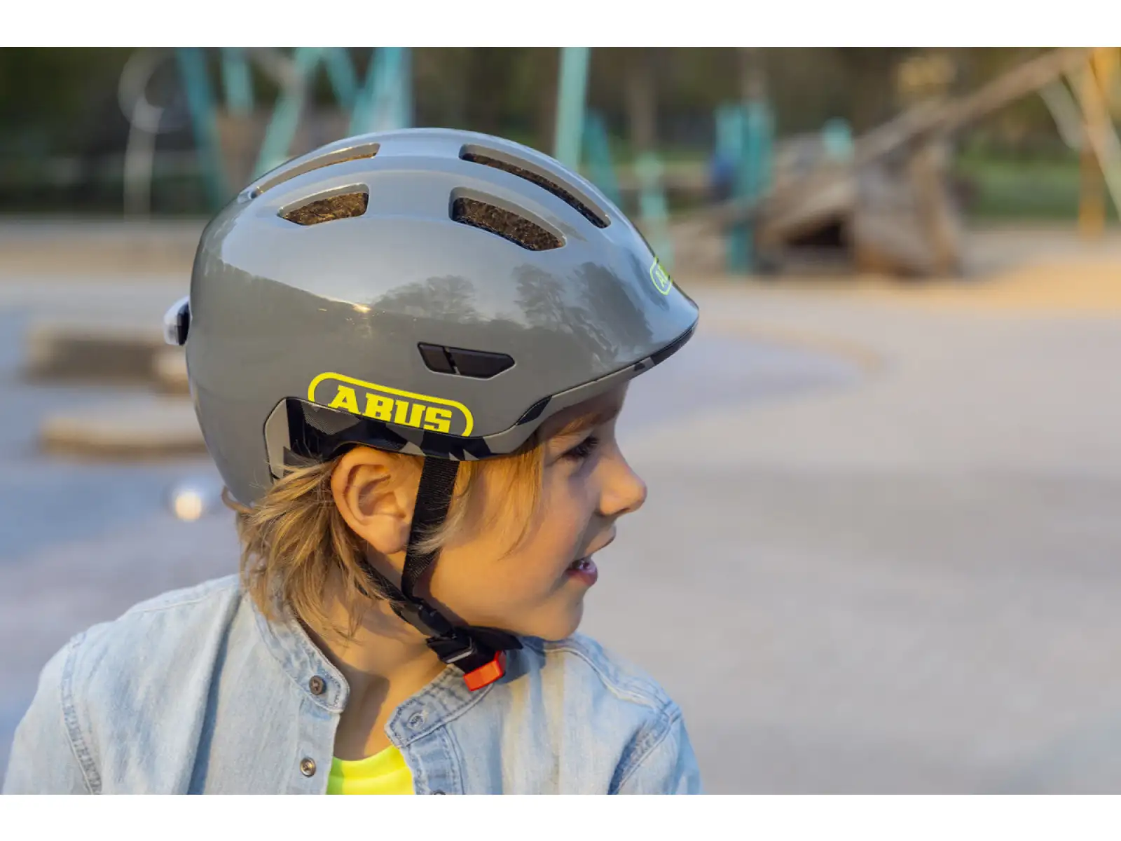 Abus Smiley 3.0 ACE LED Kinderhelm Royal Blue