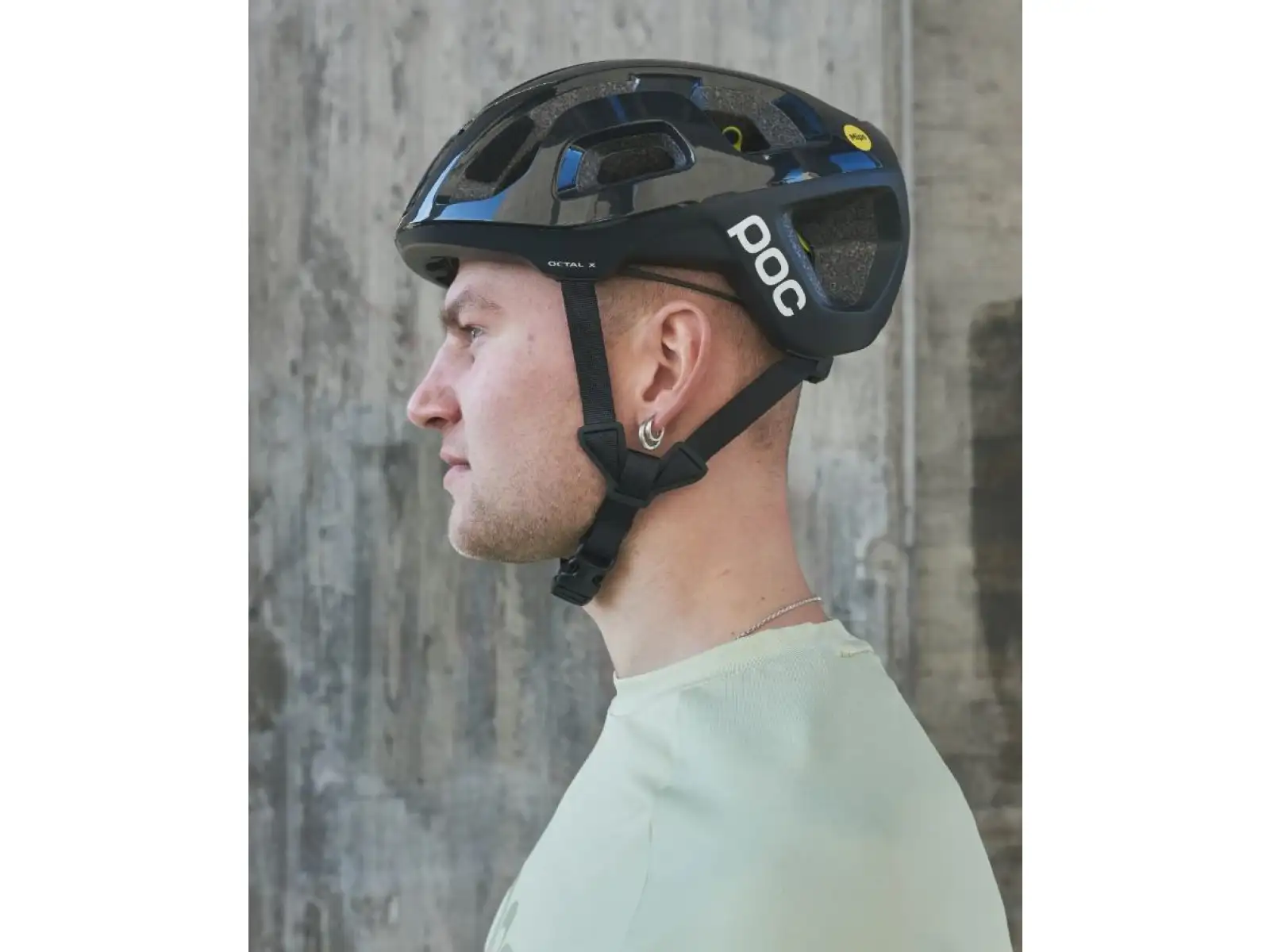 POC Octal X MIPS Helm Uranium Black AUSGEPACKT