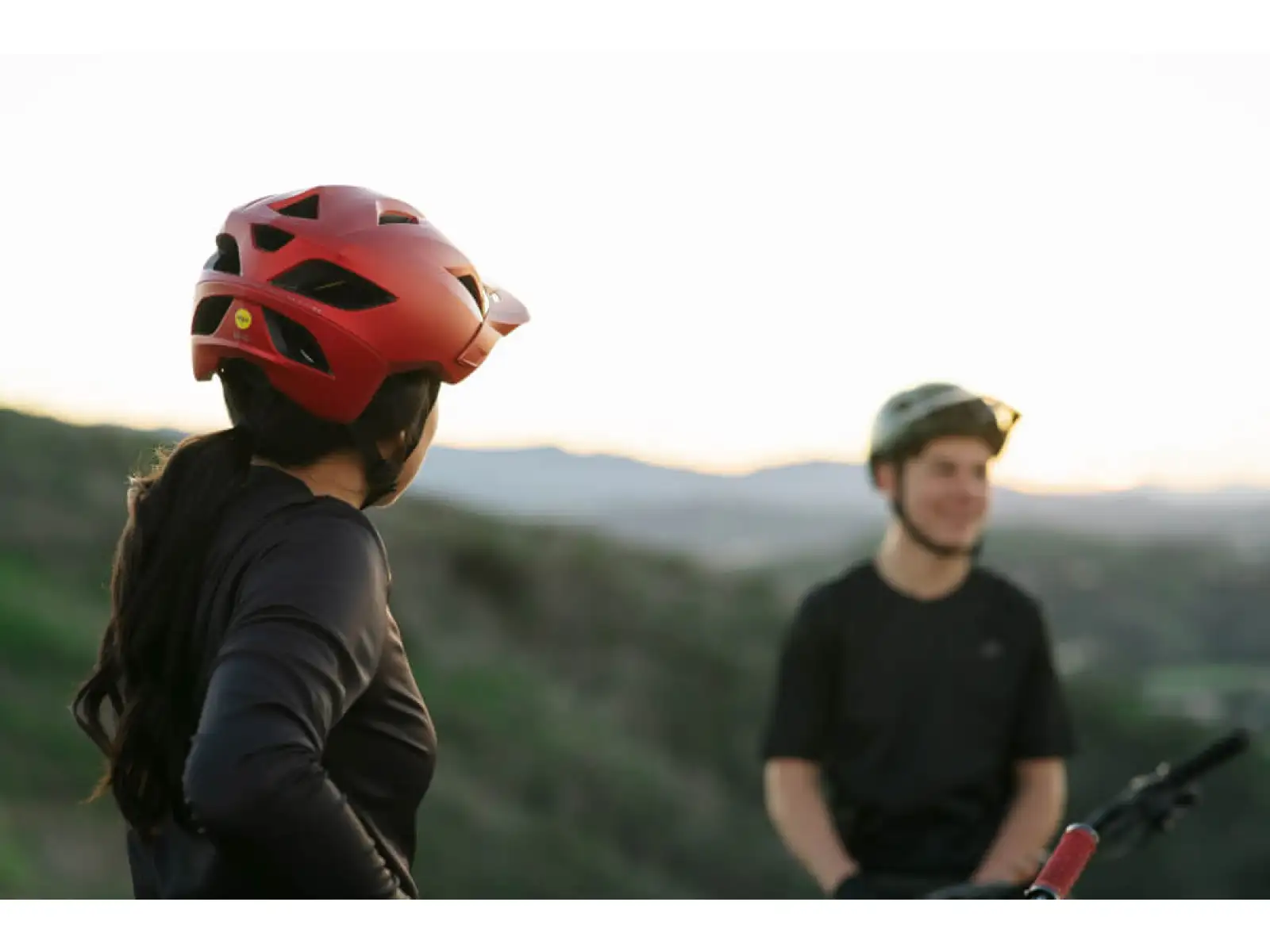 Troy Lee Designs Flowline MIPS Helm Orbit Schwarz