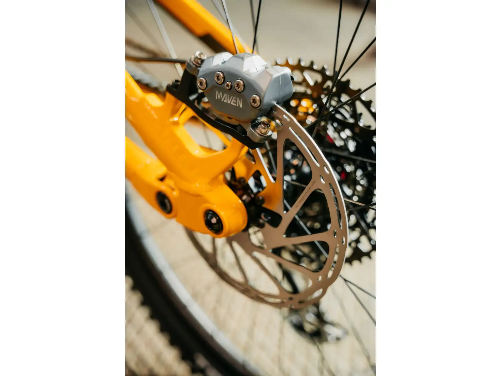 Nukeproof Mega 290 Pro Alloy Eagle 90 vollgefedertes Fahrrad Yellow