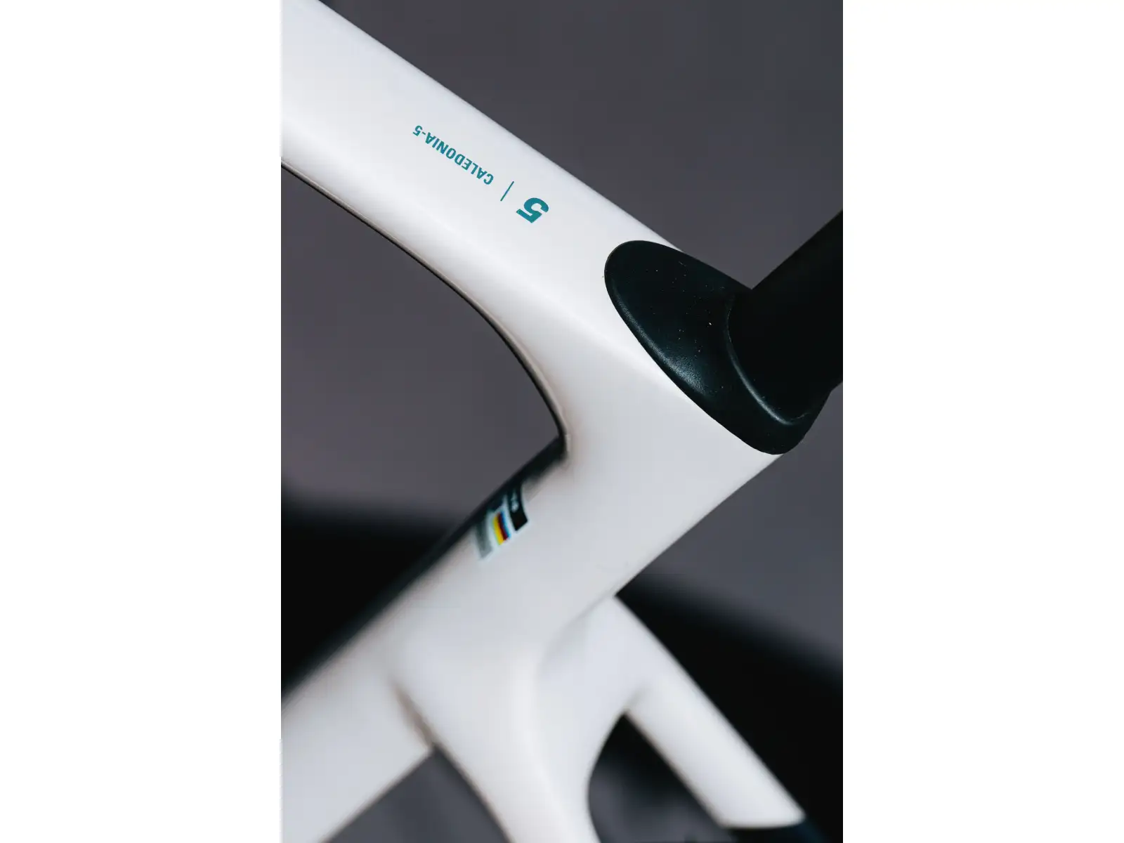 Cervélo Caledonia-5 SRAM Rival AXS Sandstone 56