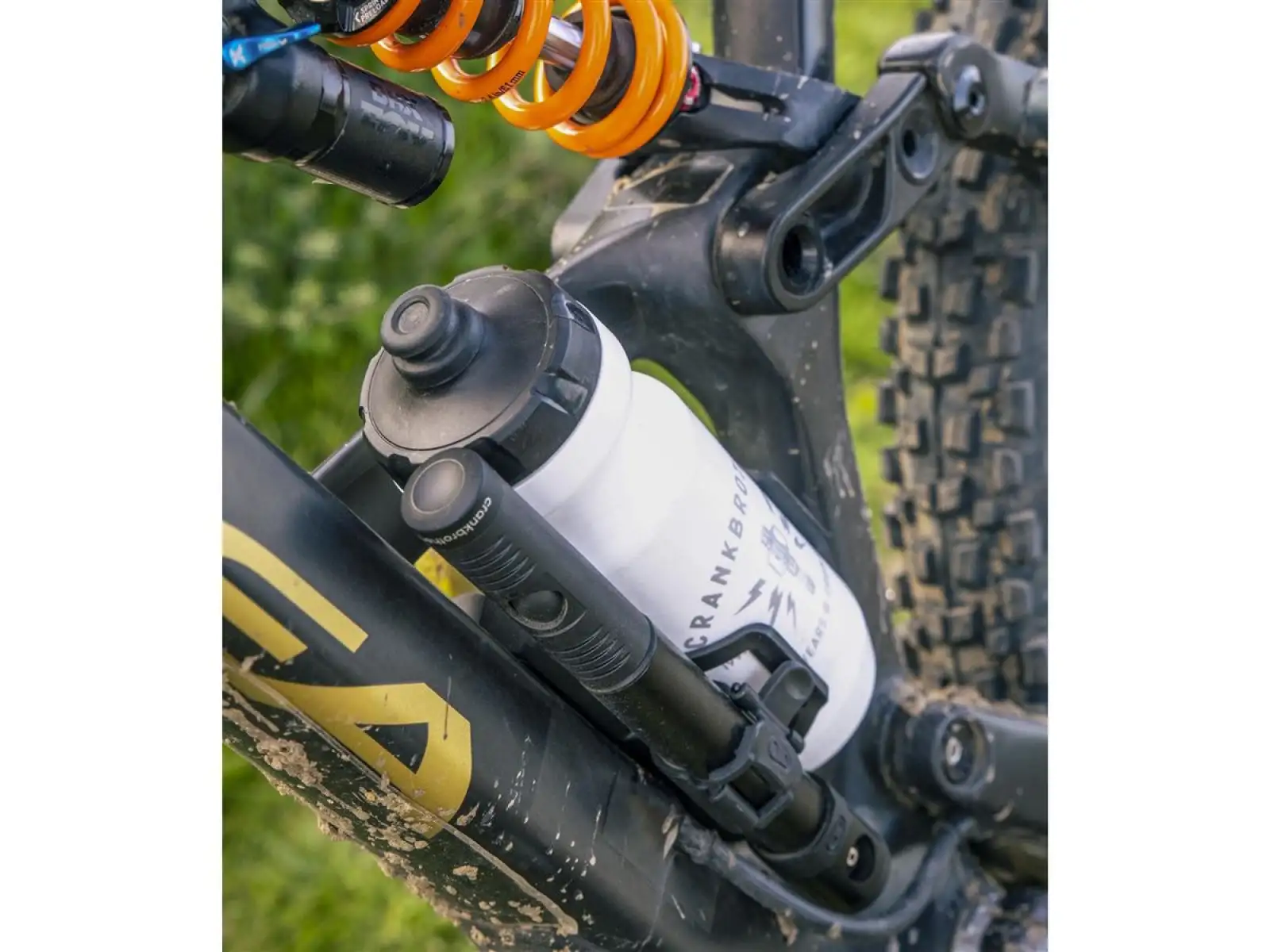 Crankbrothers S.O.S. BC18 Flaschenhalter und Werkzeugset in Schwarz.
