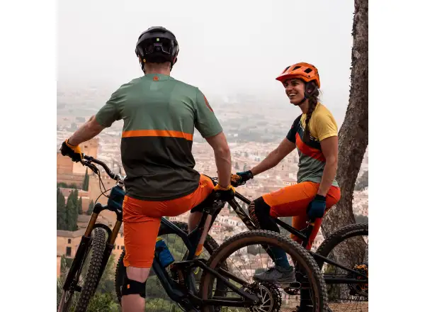 Endura SingleTrack Lite Short Fit Herren-Shorts Orange Harvest